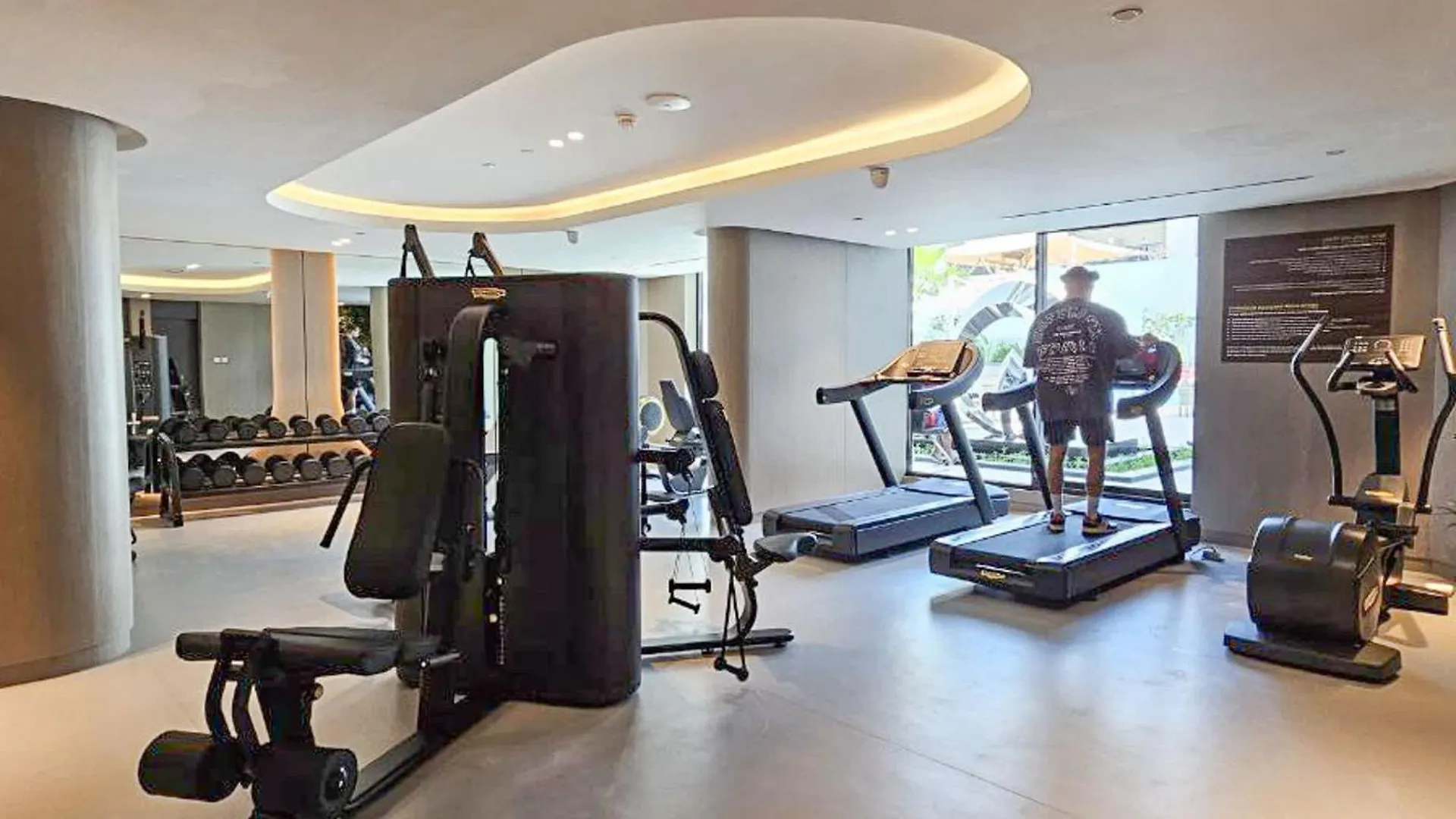 Chic Loft Studio In Jvc Sleeps 2 With Rooftop Pool Dubai 0*,  United Arab Emirates